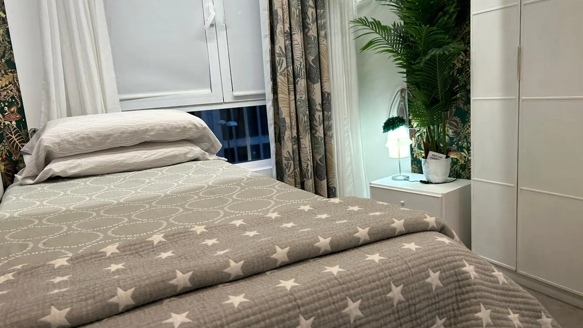 Wonderful Room En Suite San Sebastian Spain