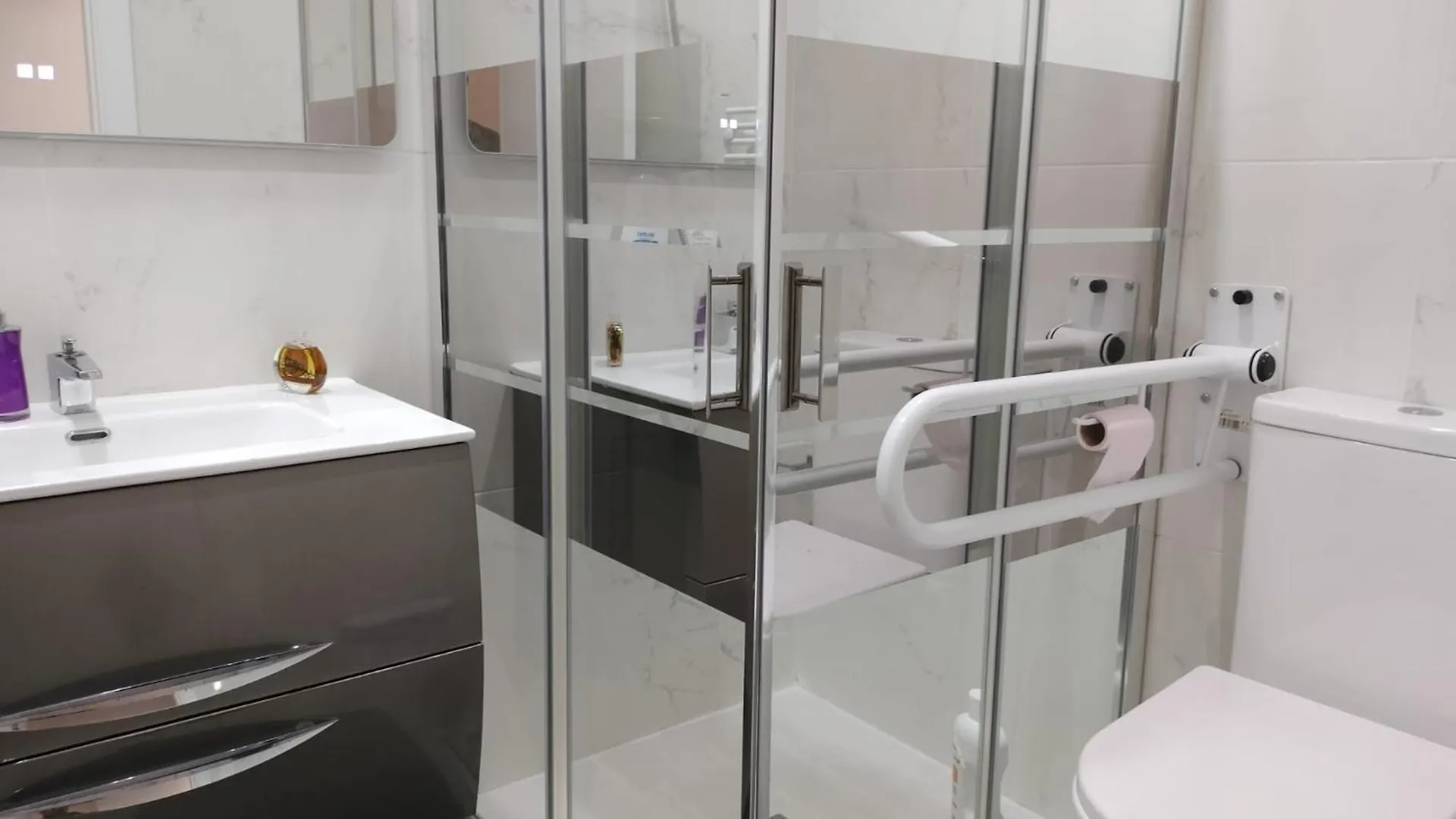 Wonderful Room En Suite San Sebastian Spain