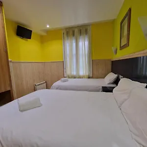 Izar Bat Guest house